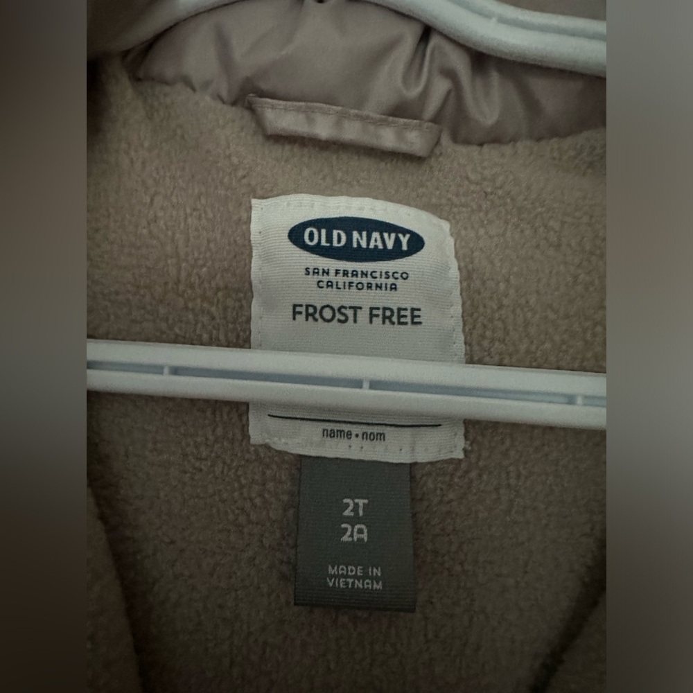 5/$10 Old Navy Frost Free Girls Vest 2T - Picture 3 of 5